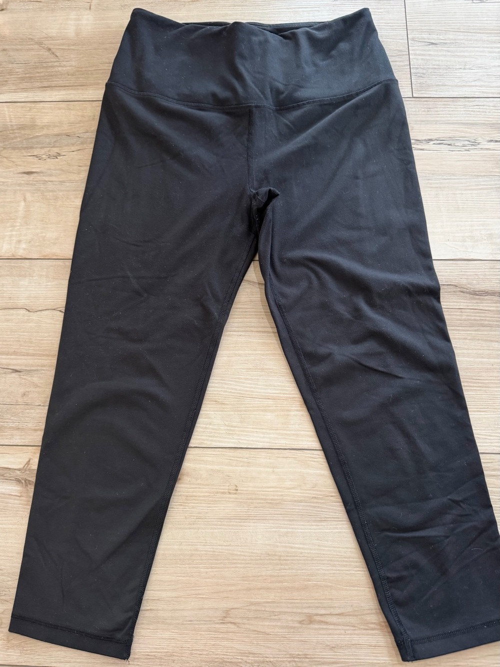 Victoria’s Secret Knockout Capri Black Leggings